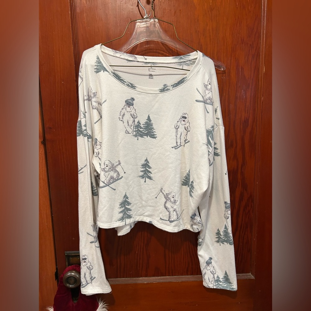 White abominable snowman sleep shirt Hollister longsleeve